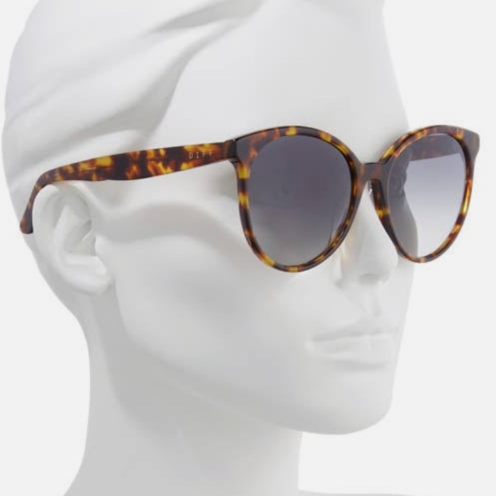 Diff Eyewear Tortoise Round Sunglasses with Gradient Smoke Lenses